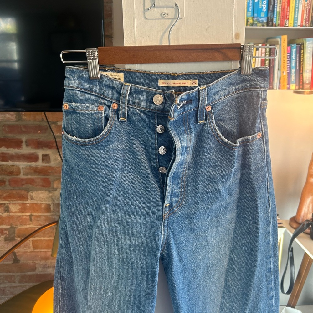 NEW: Levi’s Ribcage Straight Ankle jeans